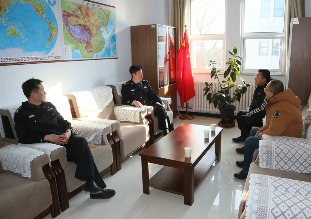 【张家口职教中心】张家口市职教中心师生到市公安局特警支队警航大队开展研学活动