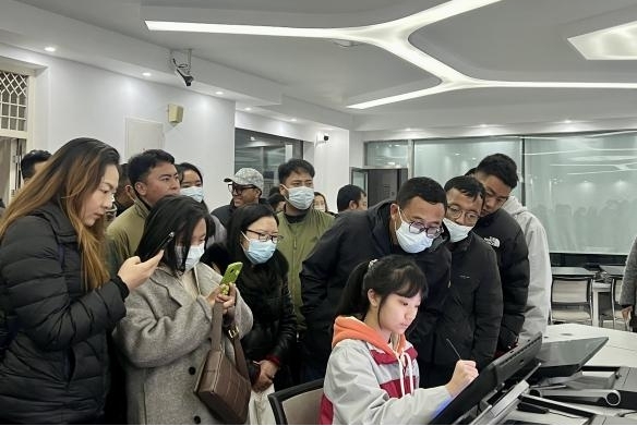 【成都技术学校】西藏拉萨市第二中等职业技术学校班主任能力培训班赴青苏职中学习考察