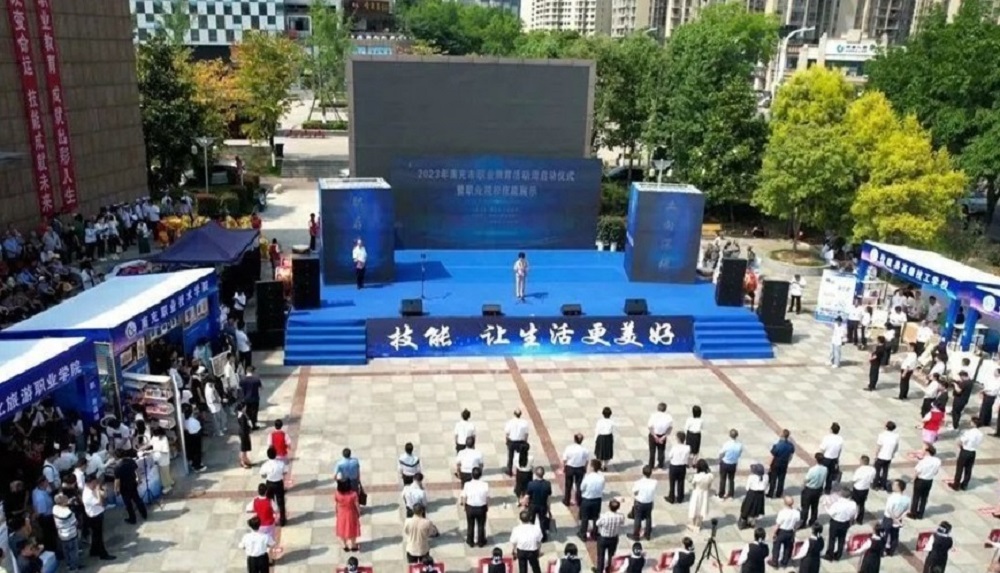 【南充职业学校】技能：让生活更美好-四川省服装艺术学校参加2023年南充市职业教育活动周活动成果展