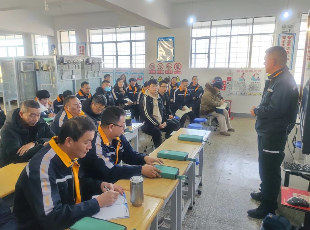 【玉溪电工学校】夯实基本功，倾心谱芳华--电工技能提升培训