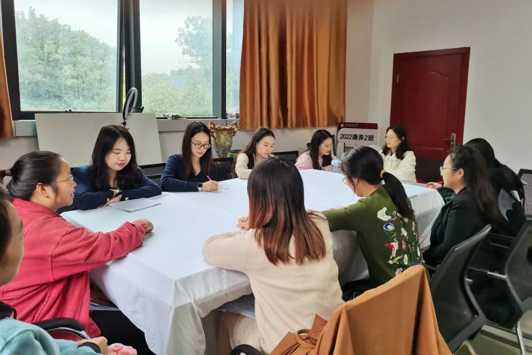 【重庆职业学校】英语学科组开展校本教研活动