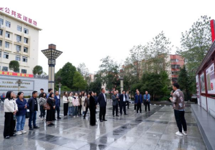 【重庆职教中心】湖南省龙山县第一职业中学到重庆市黔江区民族职业教育中心考察交流