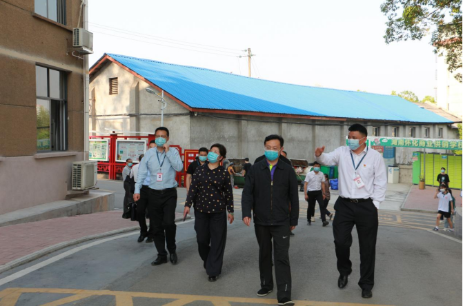 【怀化职业学校】向秀亮副市长走访调研湖南怀化商业供销学校