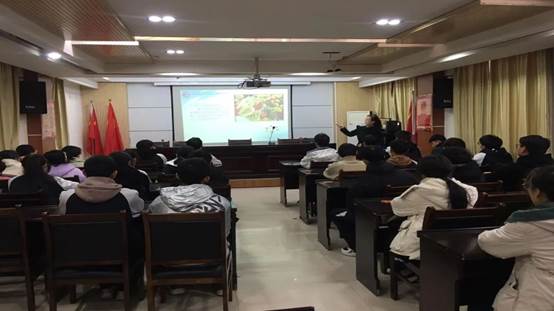 【南阳职业学校】南阳二职校举办青少年膳食营养与健康讲座