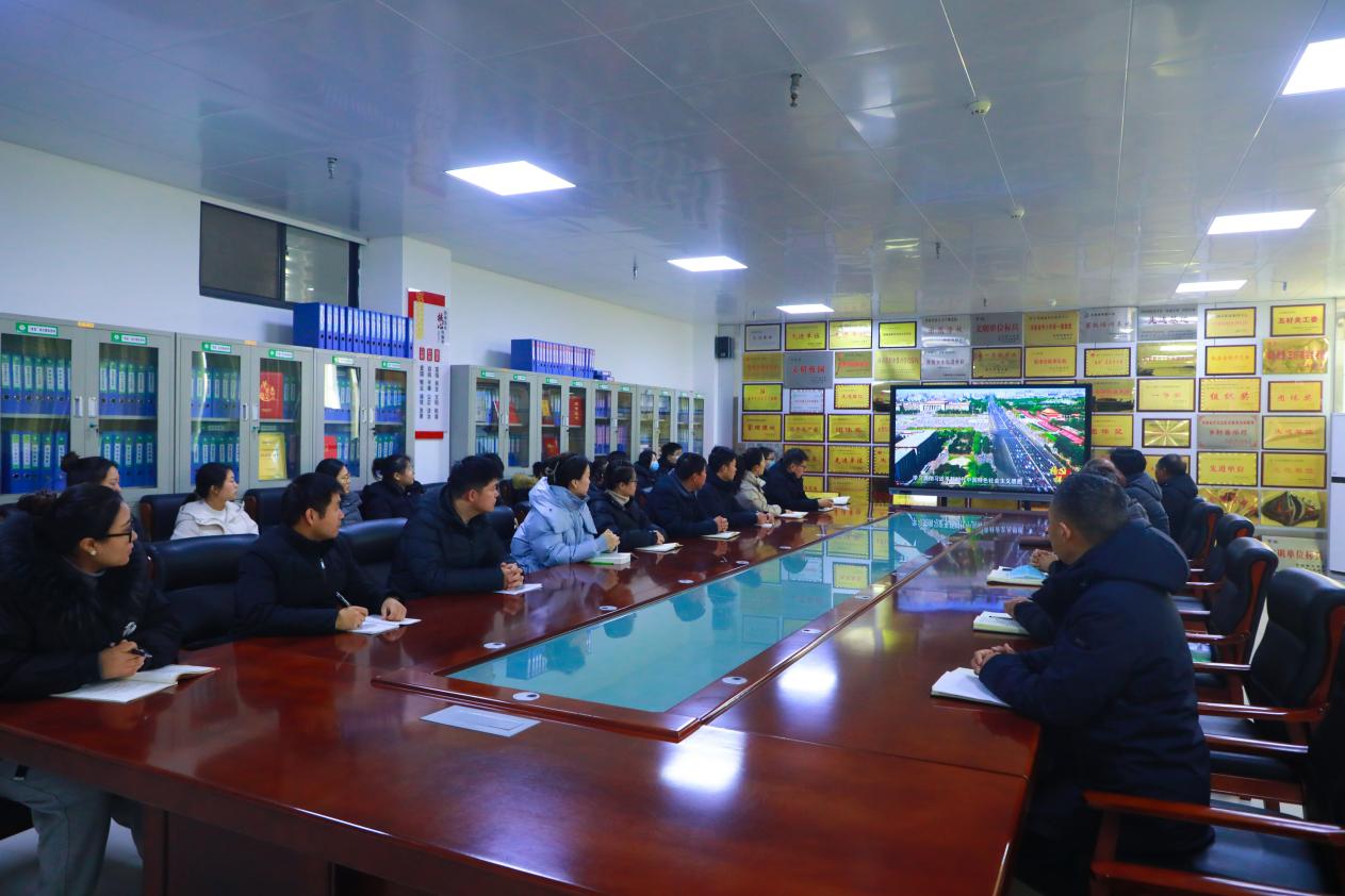 【商丘技术学校】柘城职业技术学校组织集中收听收看《榜样8》专题节目