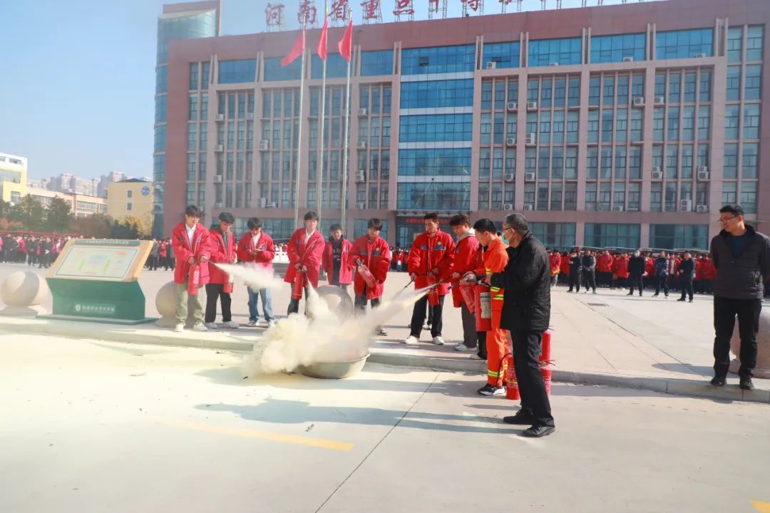 【商丘技术学校】柘城职业技术学校开展消防安全培训及演练活动