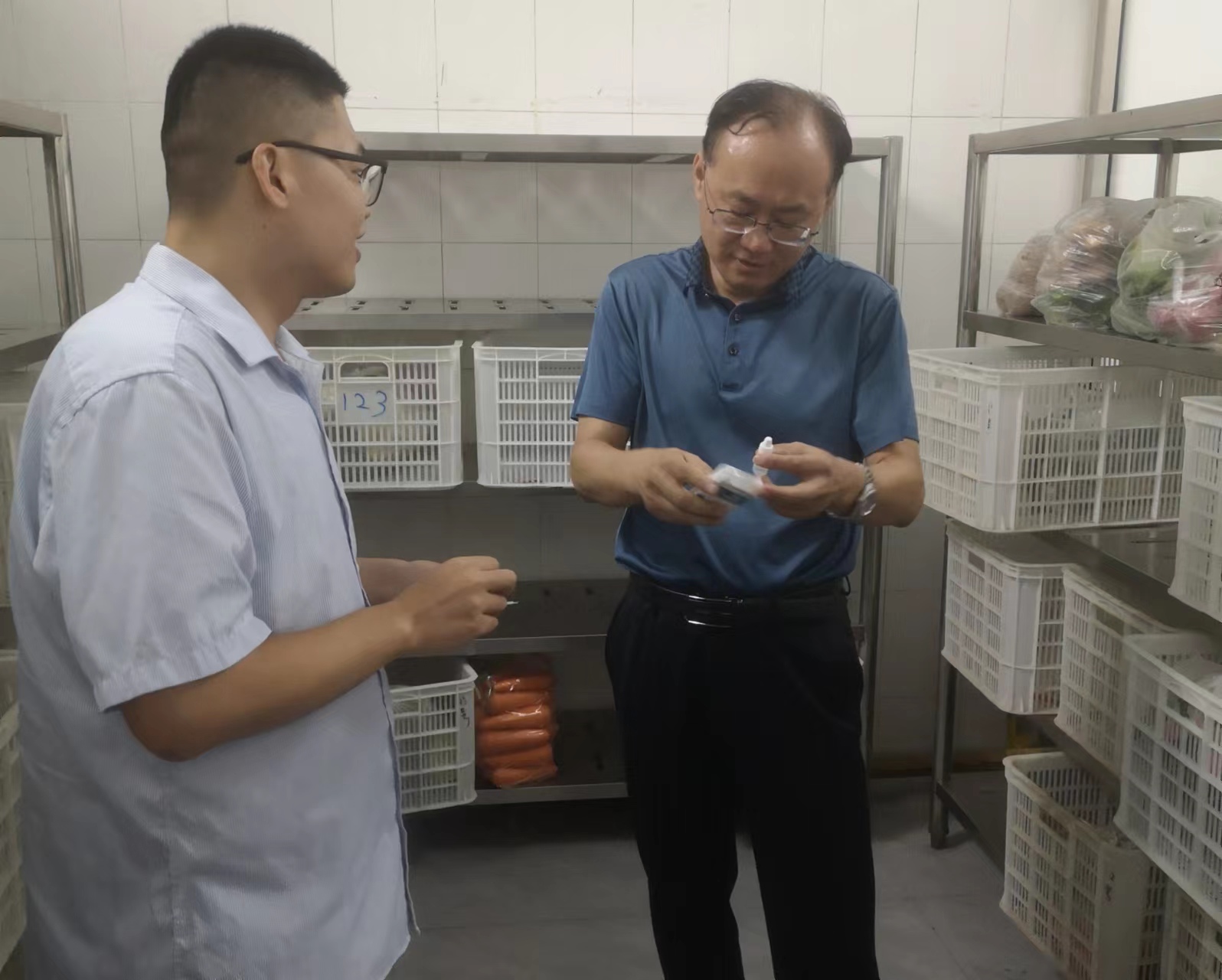 【安阳卫生学校】校领导深入食堂检查指导食品卫生安全工作