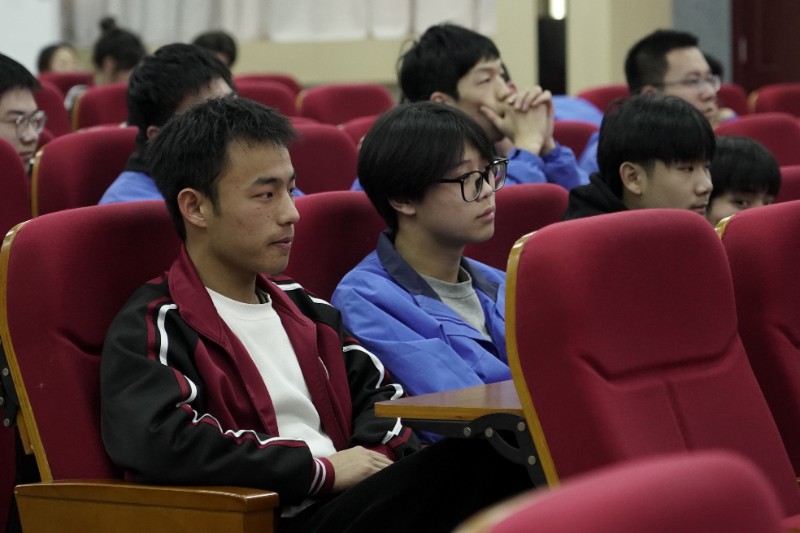 【郑州职业学校】 郑州市商贸管理学校举行第五届国学经典朗诵比赛