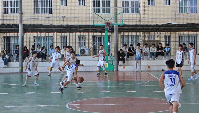 【南宁职业学校】广西一工校“跃兔杯”篮球比赛圆满落幕