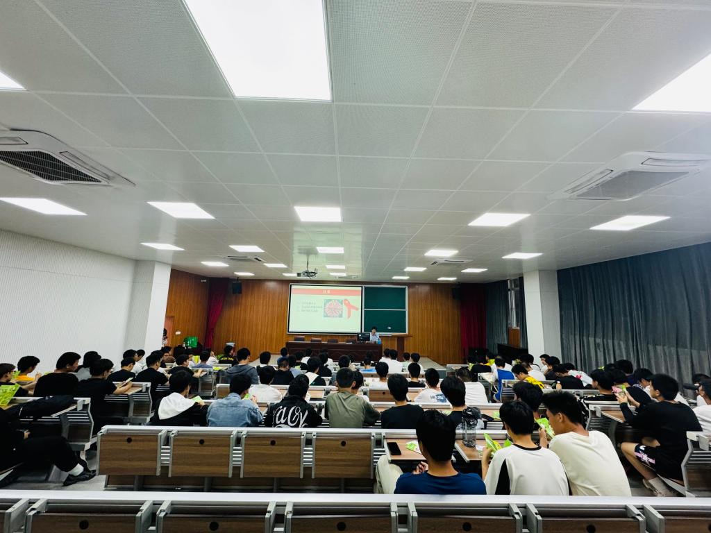 【福州铁路学校】福建铁路机电学校开展艾滋病预防专题教育讲座
