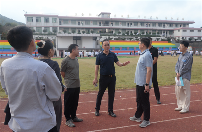 【福州职业学校】晋安区宦溪镇领导莅临福建商贸学校调研指导工作