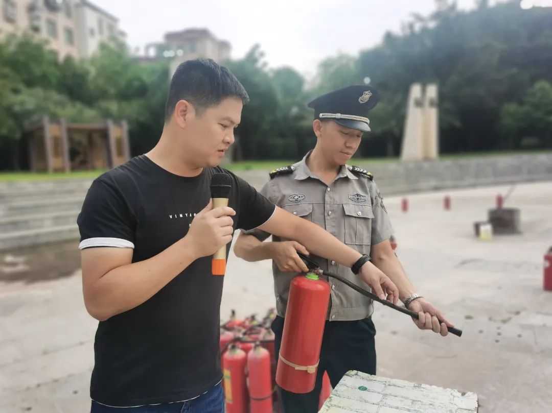 【泉州职业学校】开展灭火器实操培训演练活动