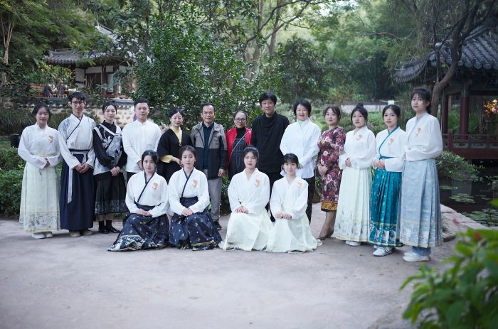 【广州茶艺学校】广东省电子商务技师学院学生社团东坡茶艺社同学助力“溪谷茶事”国风文创展示活动