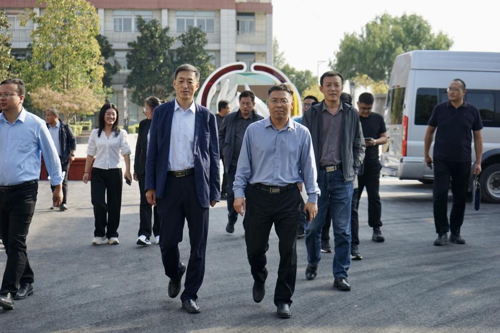 【南京中专学校】南京六合中等专业学校迎来东营市化工学校教育团队来访交流