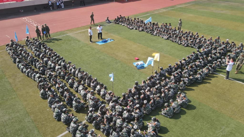 【徐州职业学校】徐州经贸高等职业学校开展新生应急救护技能培训
