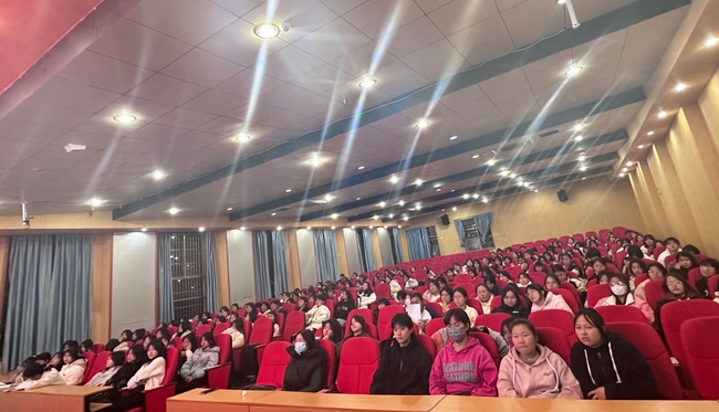 【安庆职业学校】安庆市宜城科技学校积极科普女生青春期保健知识