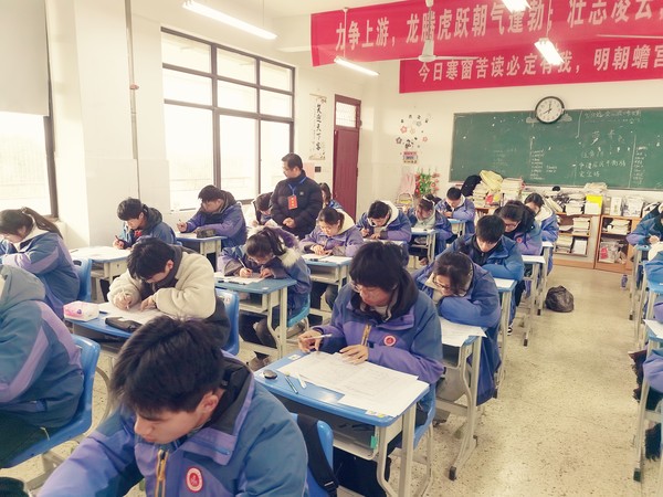 【滁州职业学校】2024届毕业生保育师、中式烹调师（中级工）技能等级认定工作顺利开展