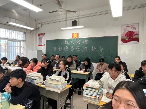 【滁州职业学校】校际交流增友谊 互鉴共享促发展 天长市工业学校组织部分教师到寿县科技天长市工业学校参观学习