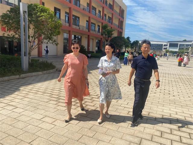 【景德镇电工学校】市教体局领导到景德镇机电工程学校检查开学工作
