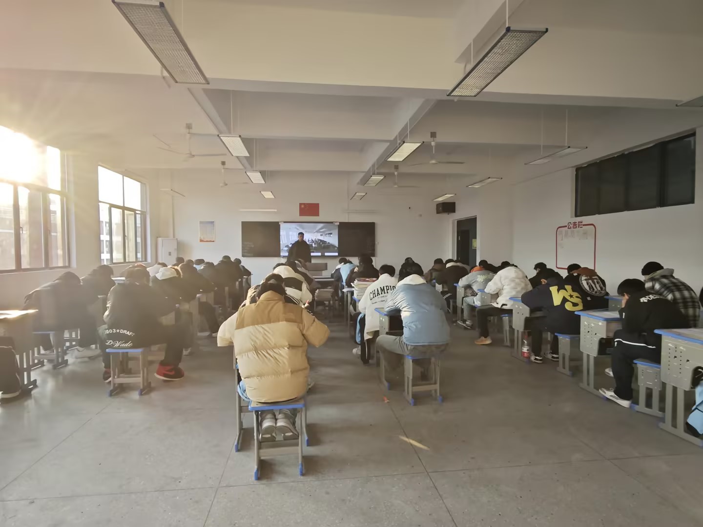 【新余技师学院】新余市职业教育中心（新余技师学院）电气自动化系开展学宪法、知宪法知识竞赛