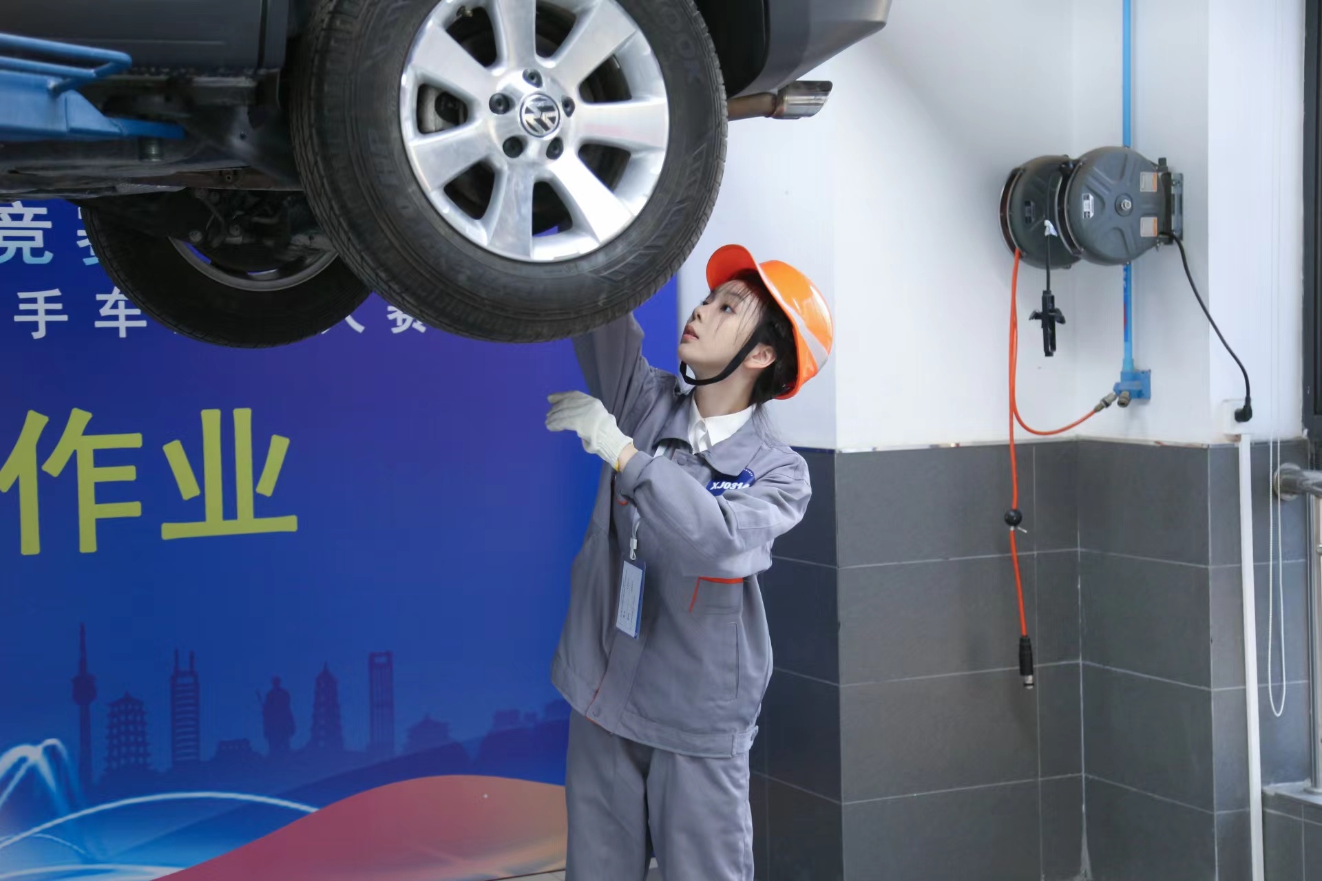 【杭州技校】杭州汽车高级技工学校学子在全国汽车流通行业职业技能竞赛中荣获二等奖