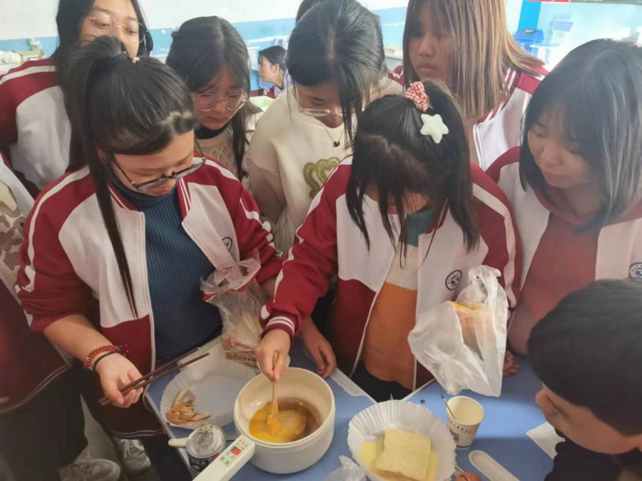 【宝鸡职业学校】陕西省第二商贸学校别样的劳动课