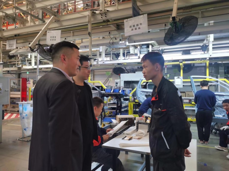 【宝鸡职业学校】陕西省第二商贸学校招生就业与教学部门走访实习学生开展访企拓岗活动