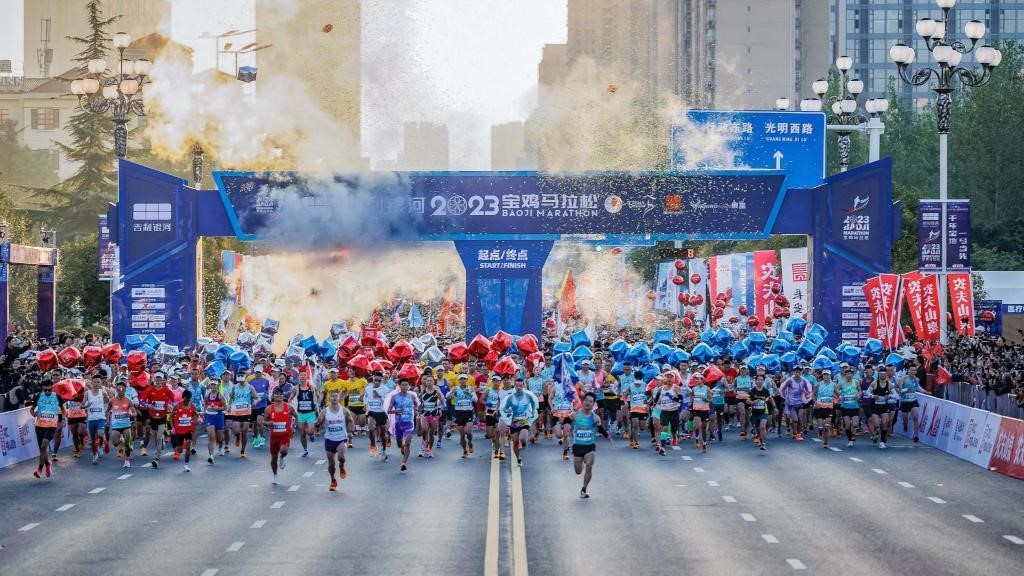 【宝鸡技师学院】宝鸡铁路技师学院志愿者参加宝鸡马拉松志愿服务活动