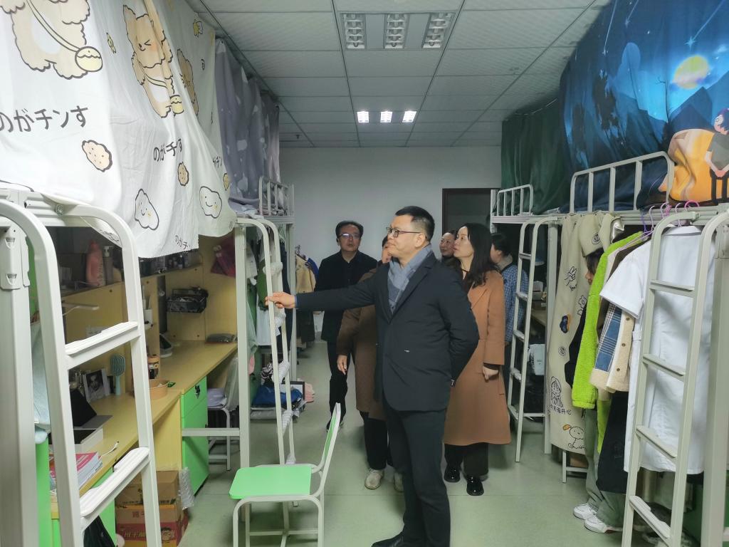 【重庆职业学校】学校副校长张建忠率队开展第三轮学工实习巡查及成都片区专场招聘会