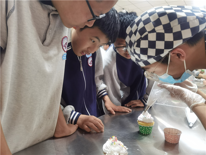 【太原职业学校】山西省经贸学校邀请四十五中参与职业体验活动