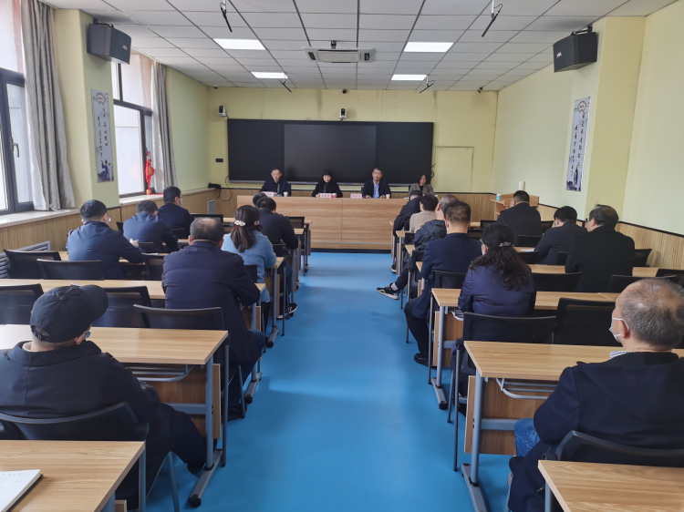 【太原职业学校】山西省经贸学校召开干部大会宣布校长任职决定