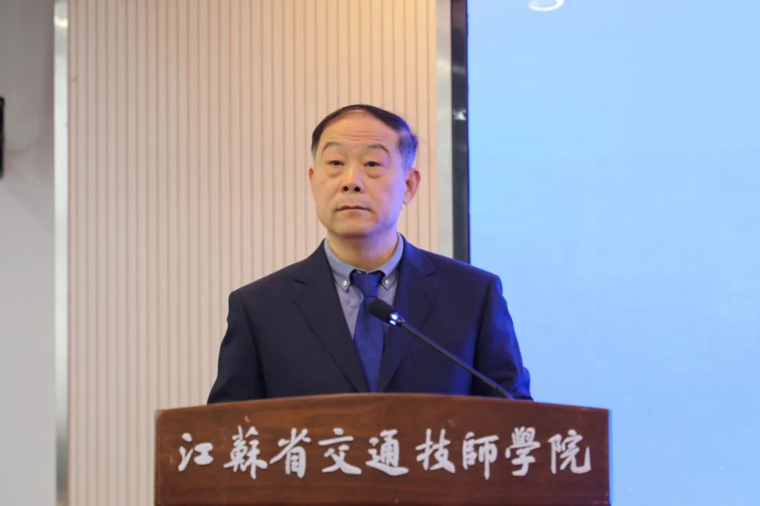 【镇江技师学院】江苏省交通技师学院与德国手工业行会举行培训考试认证基地项目合作签约仪式