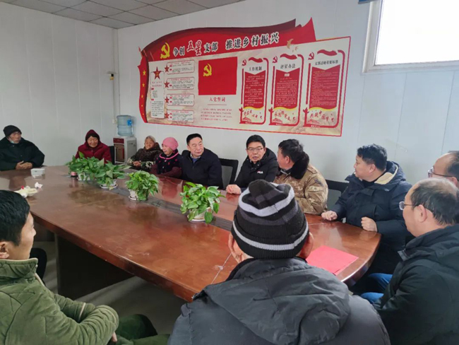 【新乡职教中心】新乡市职业教育中心开展“迎新春 送温暖 固成果”走访慰问活动