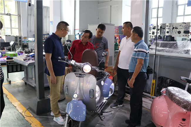 【玉溪职业学校】学校领导赴北京考察职教集团、看望教学实习学生